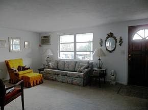 4th image of 6 N Desoto St