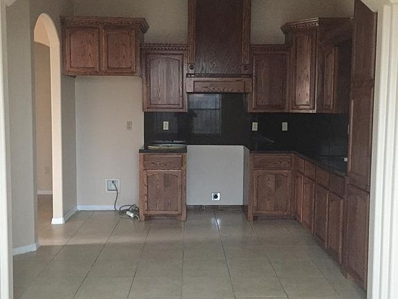 4th image of 505 S Resplandor St