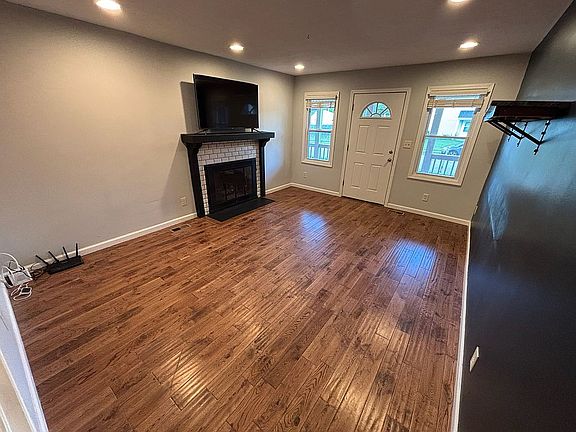 4th image of 1143 Clement Dr