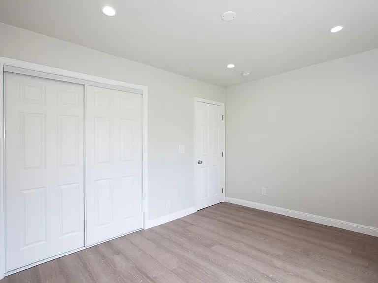 Secondary unit, view 2