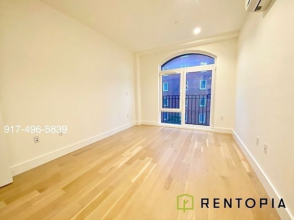 4th image of 961 Willoughby Ave #507