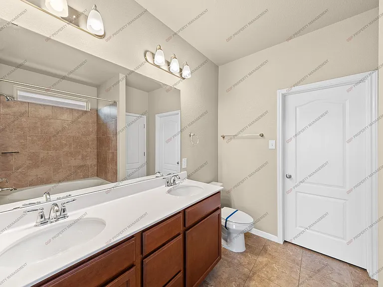 7605 Hickman St — Photo 25