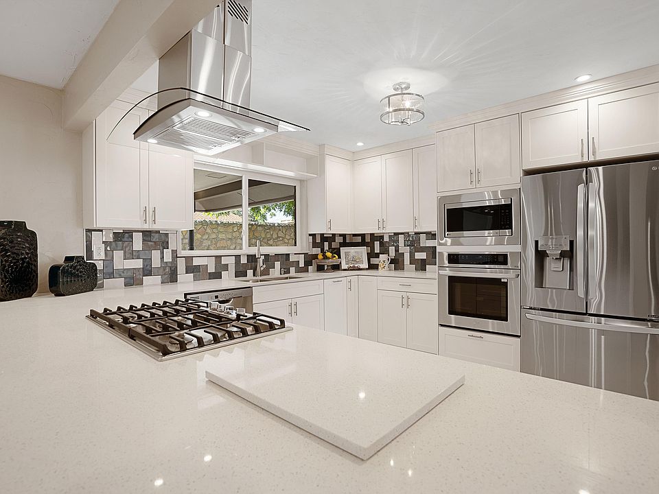 1st image of 8317 Parkland Dr
