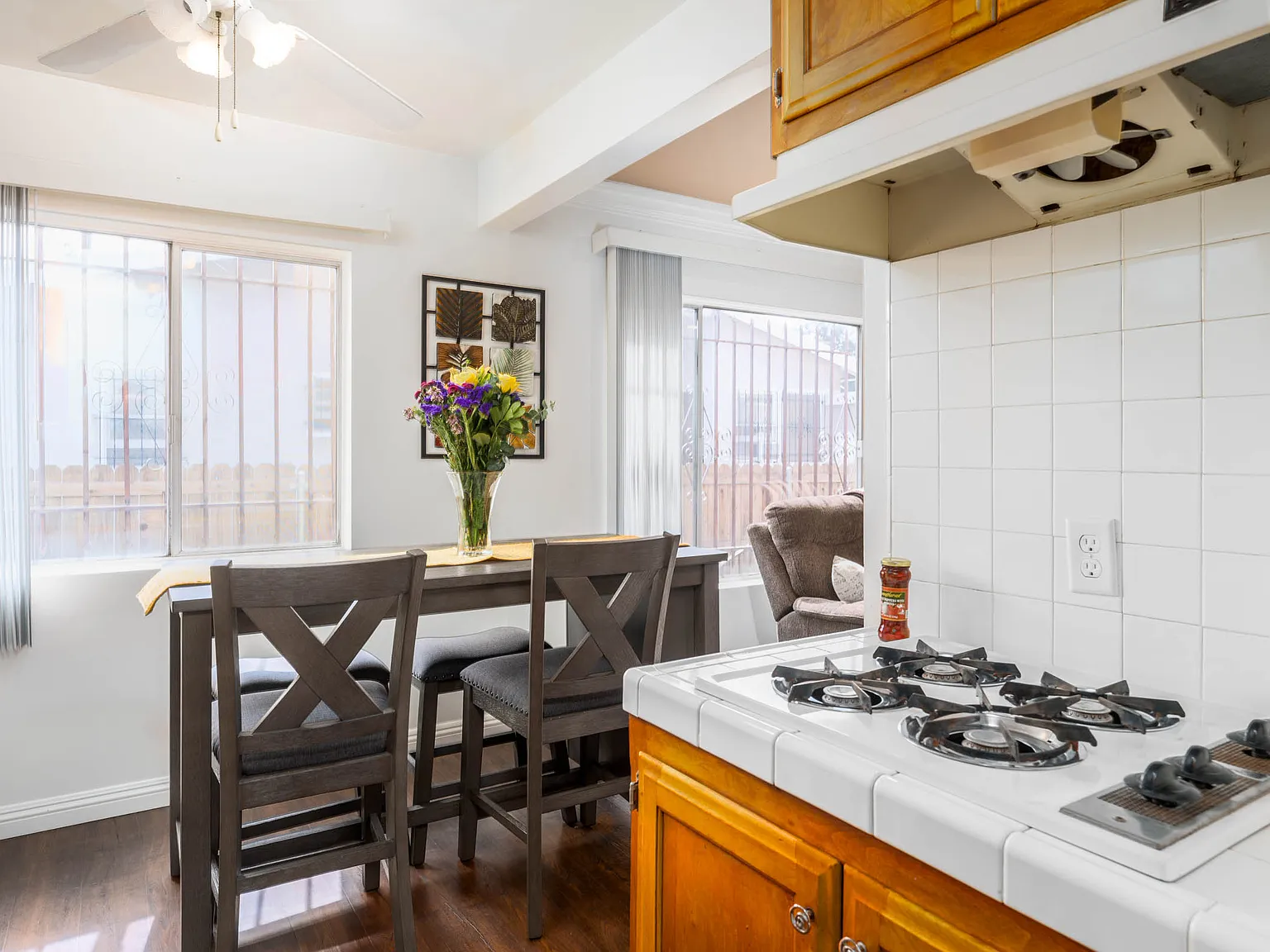 2 bed, 800 sqft, $2,050 — Photo 3