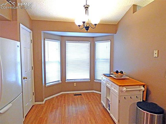4th image of 7865 Manston Dr