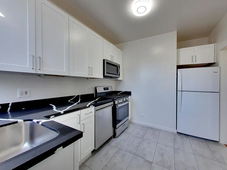 1890 Grove St #1058R — Photo 6