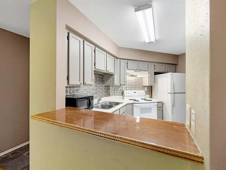 10630 Westbrae Pkwy #606 — Photo 7