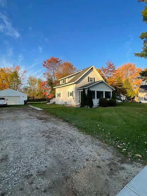 3 bed, 1600 sqft, $1,400 — Photo 1