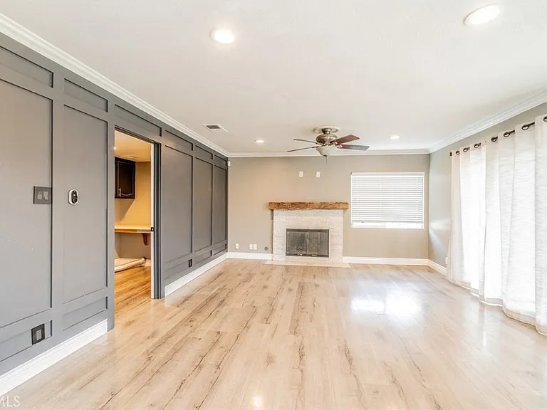 9805 Liberty St — Photo 13