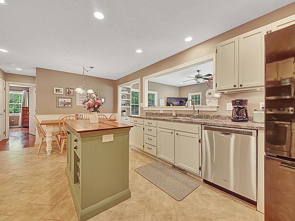5th image of 9305 Lawhorn Ln