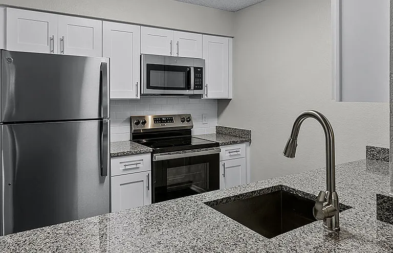 The Oaks of Woodland Park Apartments — Photo 7