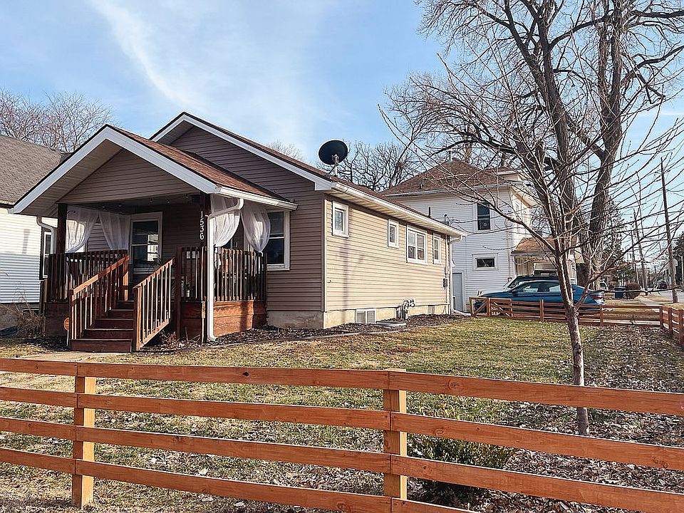 Exterior/Fenced in Yard