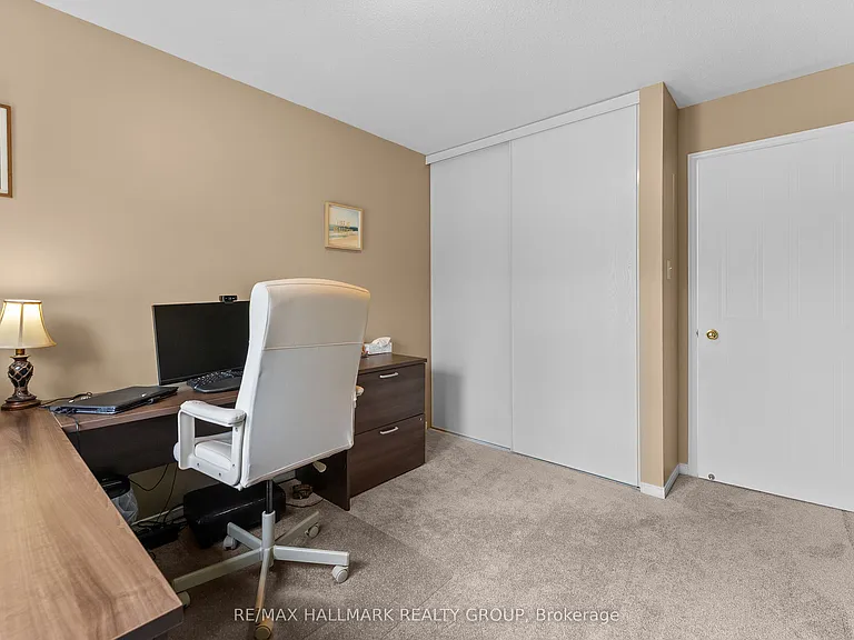 2250 Silverado Cres — Photo 17