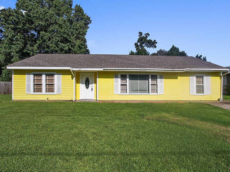 1st image of 222 Quelqueshue St