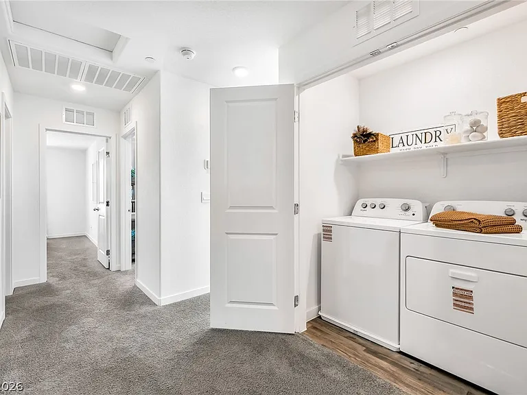 914 Rosy Starling St — Photo 41