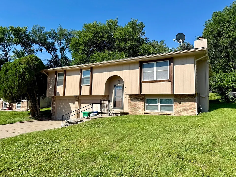 9006 Florence Dr