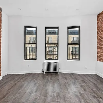 Rented by Imperial Property Advisers | media 13