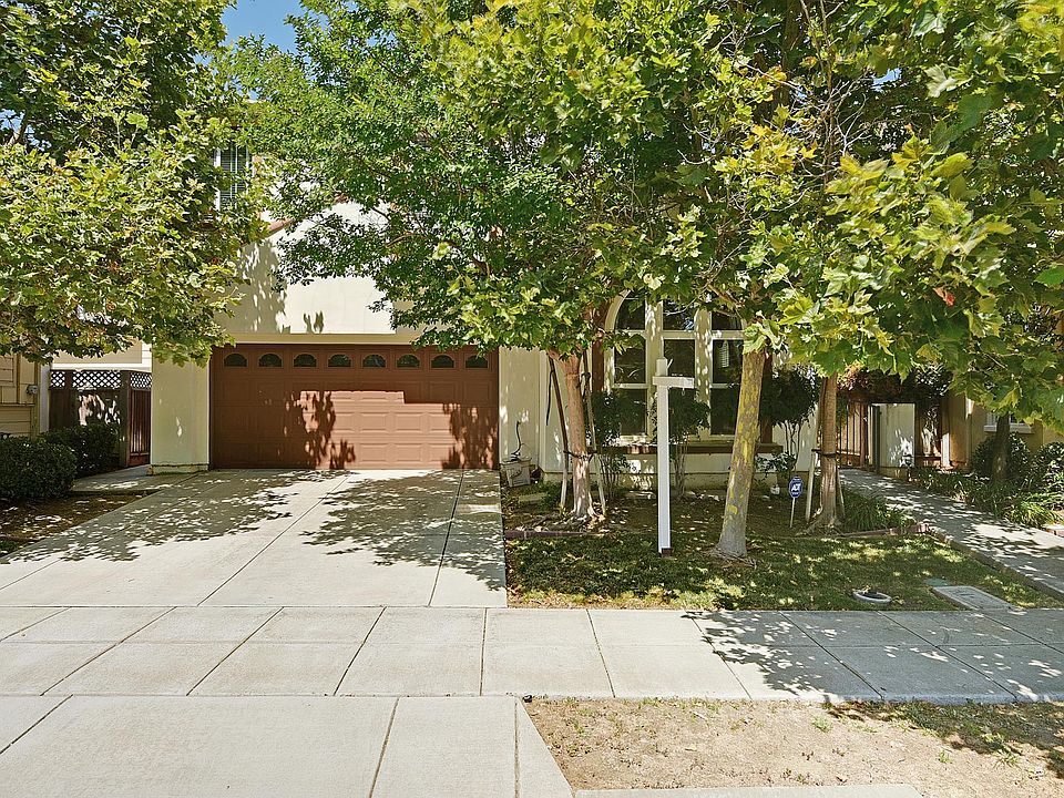 1st image of 419 S Tradition St