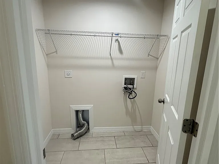 3305 SW 15th Pl — Photo 13