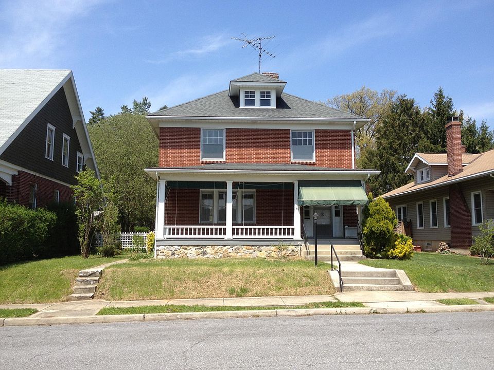 1st image of 851 Dewey Ave