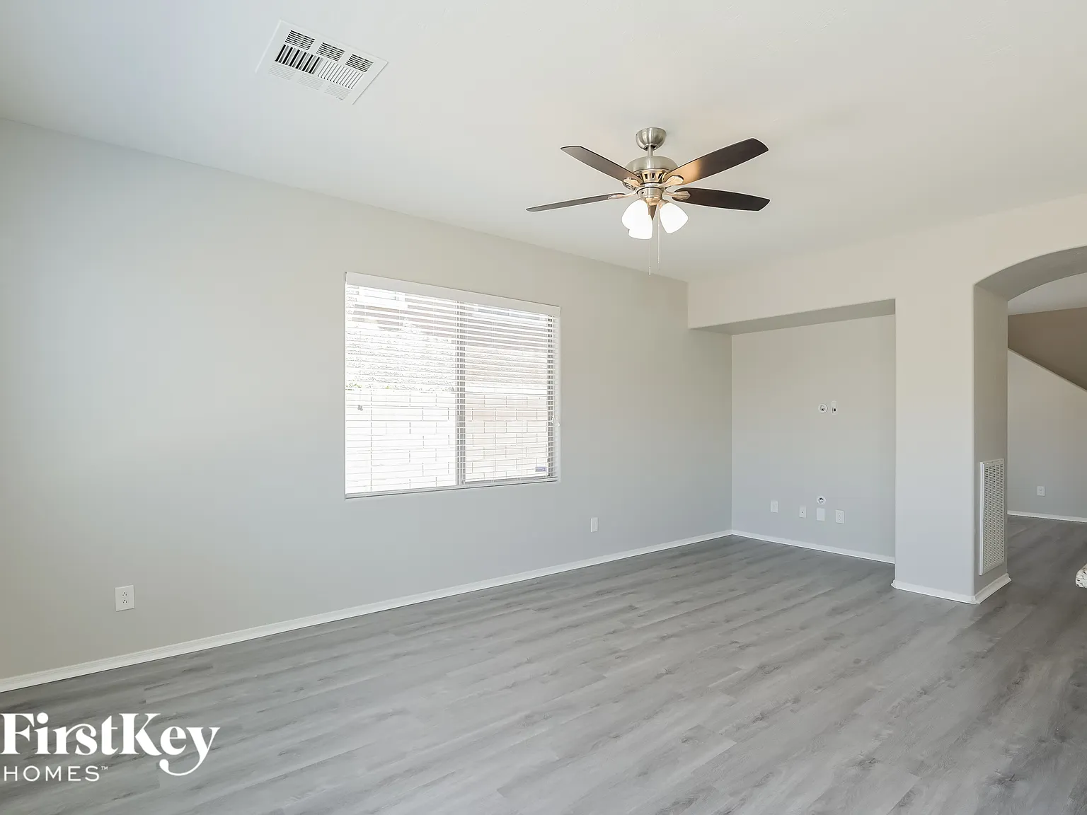 3 bed, 2.5 bath, 2190 sqft, $2,085 — Photo 3