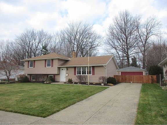 2nd image of 34303 Iris Ln