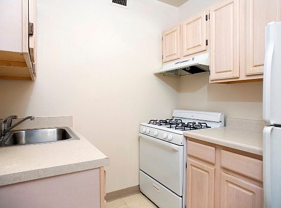 2nd image of 2830 Frederick Douglass Blvd APT 4C