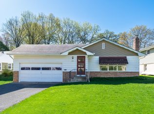 565 Wheeler Dr, Excelsior, MN 55331