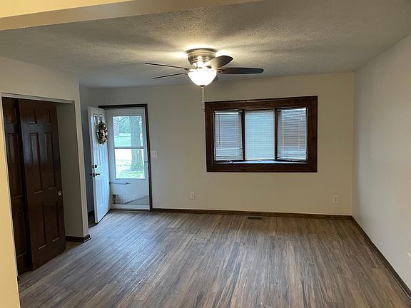 5th image of 3165 Honeysuckle Dr