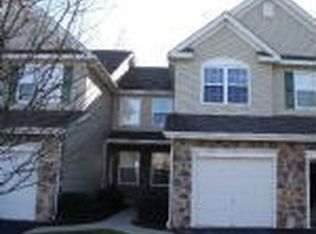 1202 Chatham Dr, Morgantown, PA 19543