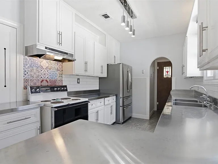 2516 Shirley Ave — Photo 16