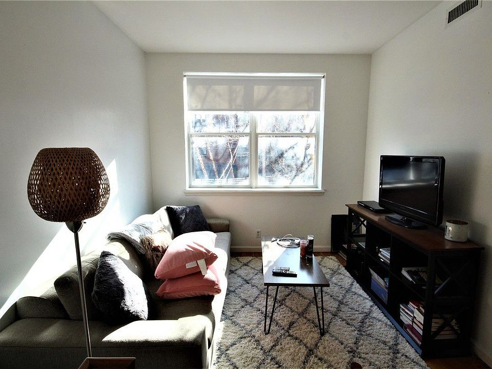 1st image of 176 Kosciusko St APT 2B