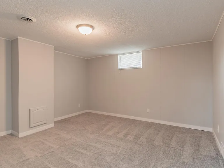 3026 Sewell St — Photo 26