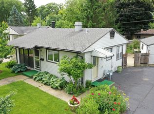 143 Hazard Rd, Carpentersville, IL 60110