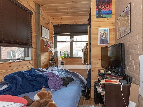 5th image of 69 Babcock St APT 2B