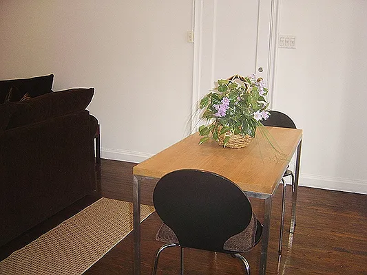 Sold by Aclawrence | media 9