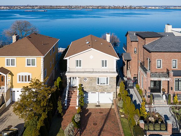 4th image of 149-57 Powells Cove Blvd #149-57