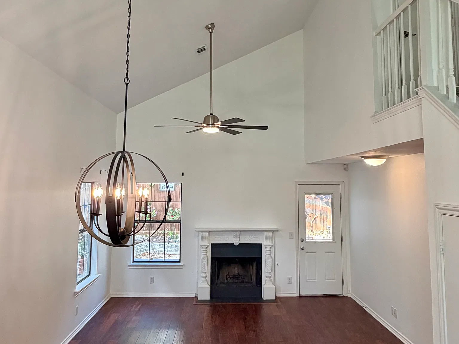 3 bed, 1279 sqft, $2,500 — Photo 2