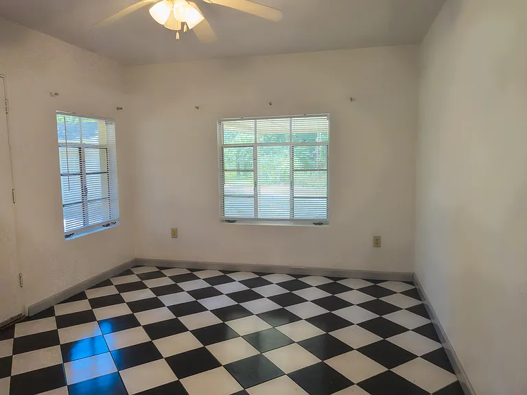3409 E Starr Ave — Photo 14