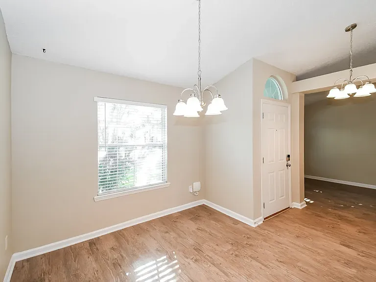 2438 Shelby Creek Rd W — Photo 10