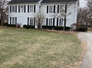 336 Main St APT 1F, Batavia, IL 60510