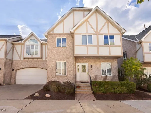 22480 Lake Rd APT 9, Rocky River, OH 44116