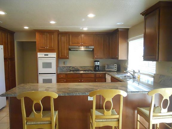 4th image of 36222 42nd St E