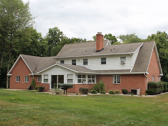 3rd image of 318 Maywood Dr