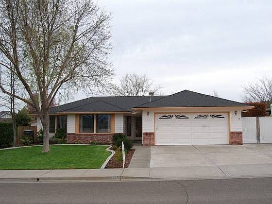 2nd image of 2689 Lawnview Dr