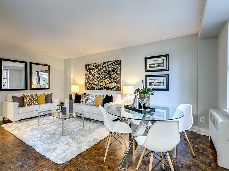 550 Jarvis St — Photo 10
