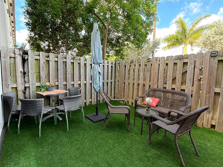20784 NE 5th Ct #20784 — Photo 12