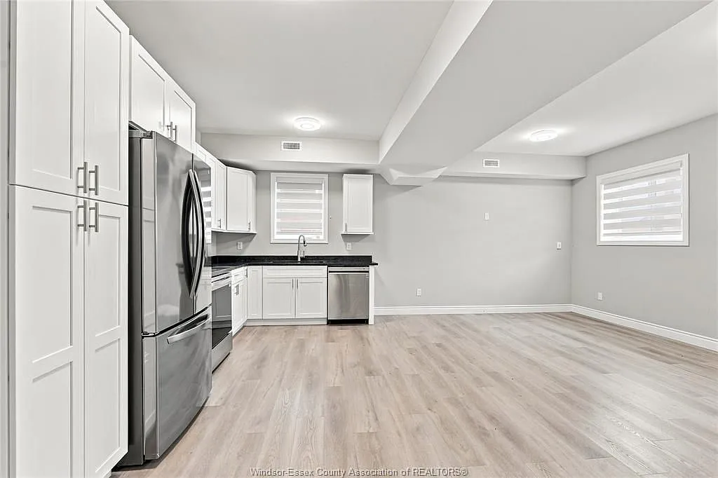 2 bed, $1,600 — Photo 4