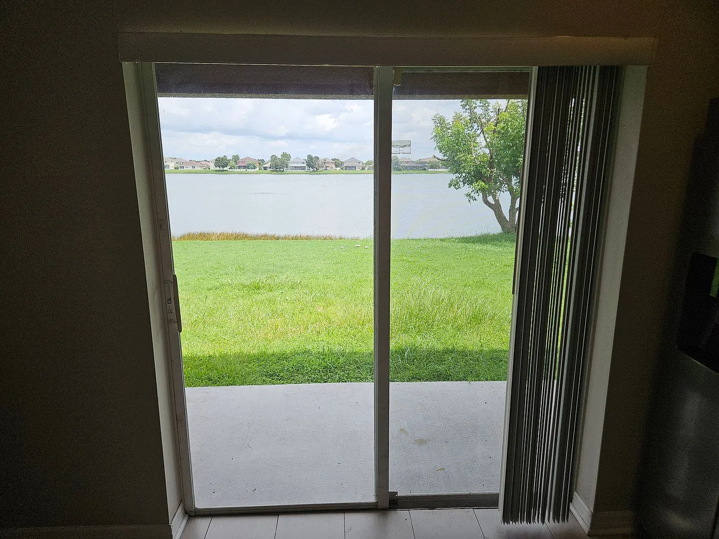 Lake View 3-Bedroom Home with No Rear Neighbors — Photo 2