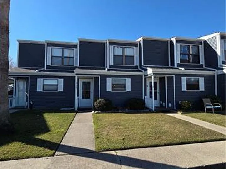 232 Marina Dr — Photo 2